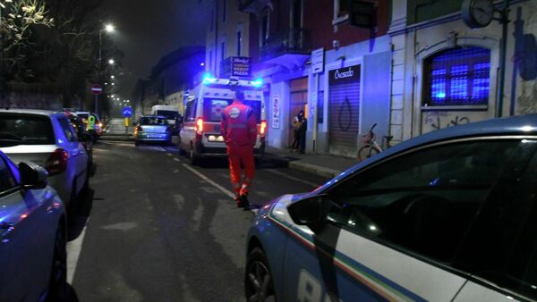 Zuffa davanti alla stazione di Porta Genova: ferito un ragazzo